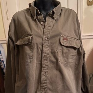 HEAVY Carhartt Men's olive green colored Shirt XL
Model S09